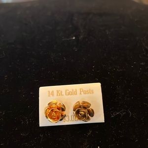 Vintage small rose earrings